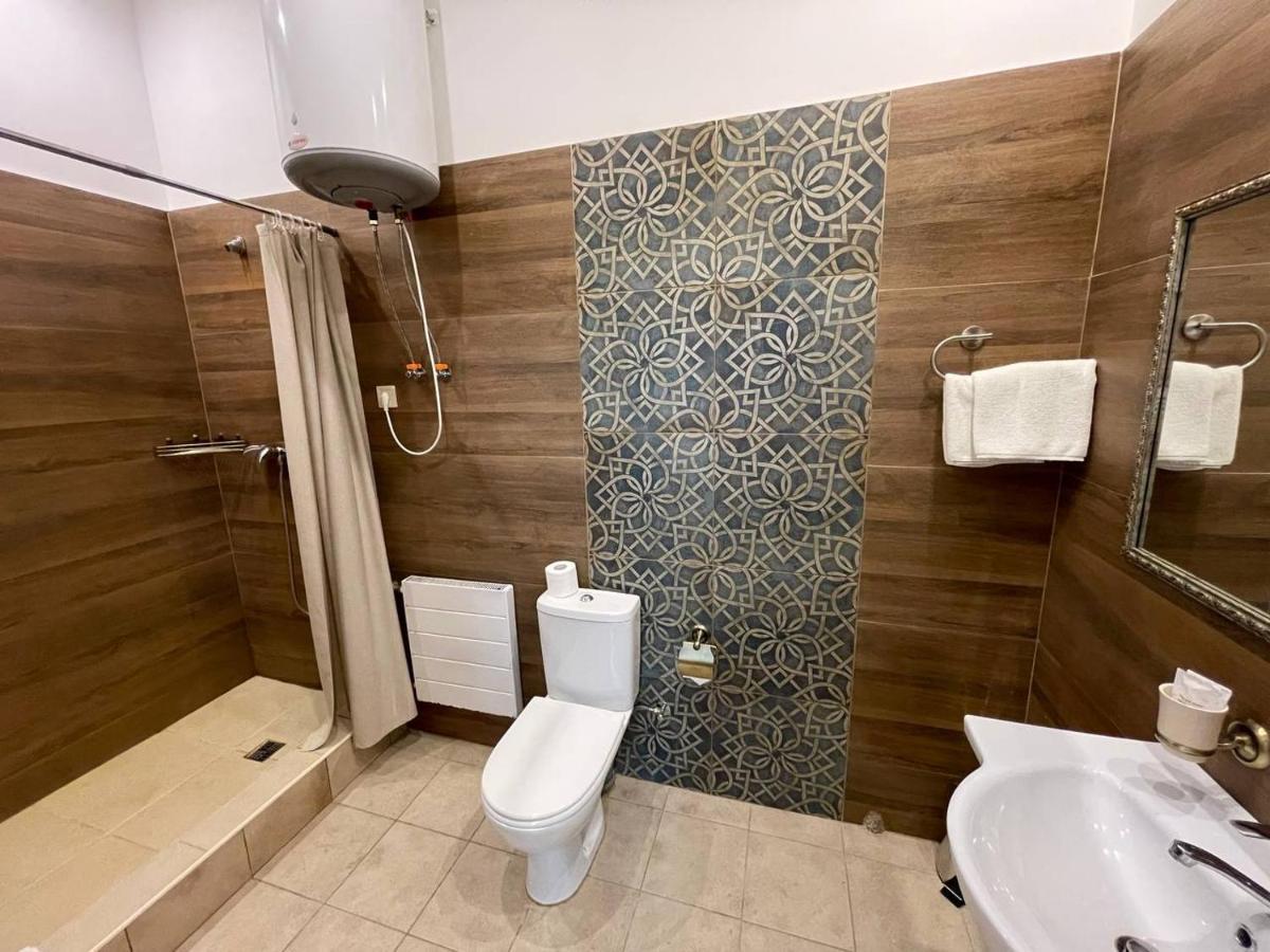 Hotel Borovik à Novosilki Extérieur photo