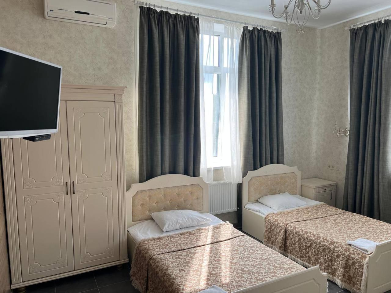 Hotel Borovik à Novosilki Extérieur photo