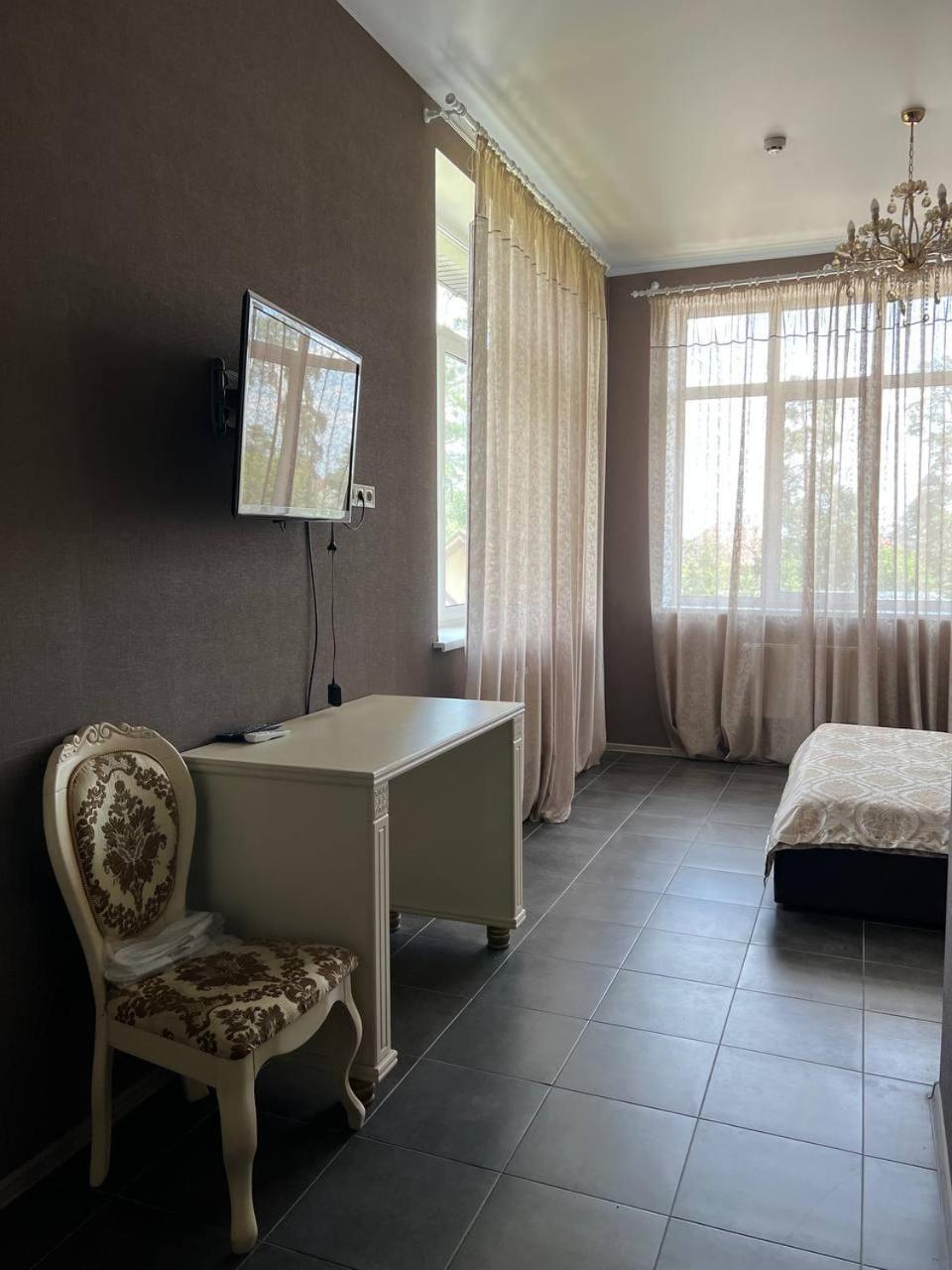 Hotel Borovik à Novosilki Extérieur photo
