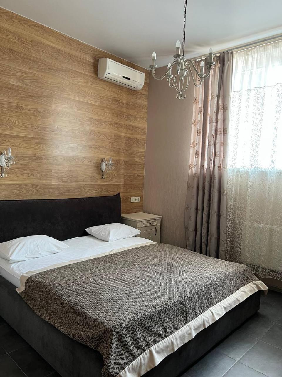 Hotel Borovik à Novosilki Extérieur photo